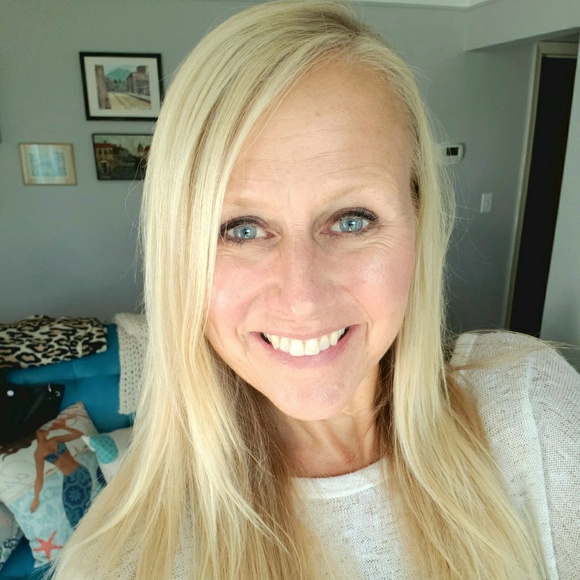 Meet your Posher, Megs - Picture 1 of 7